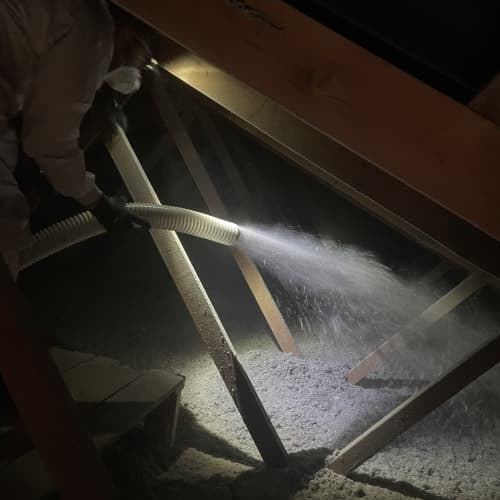 Isolering udlagt over hele loftfladen